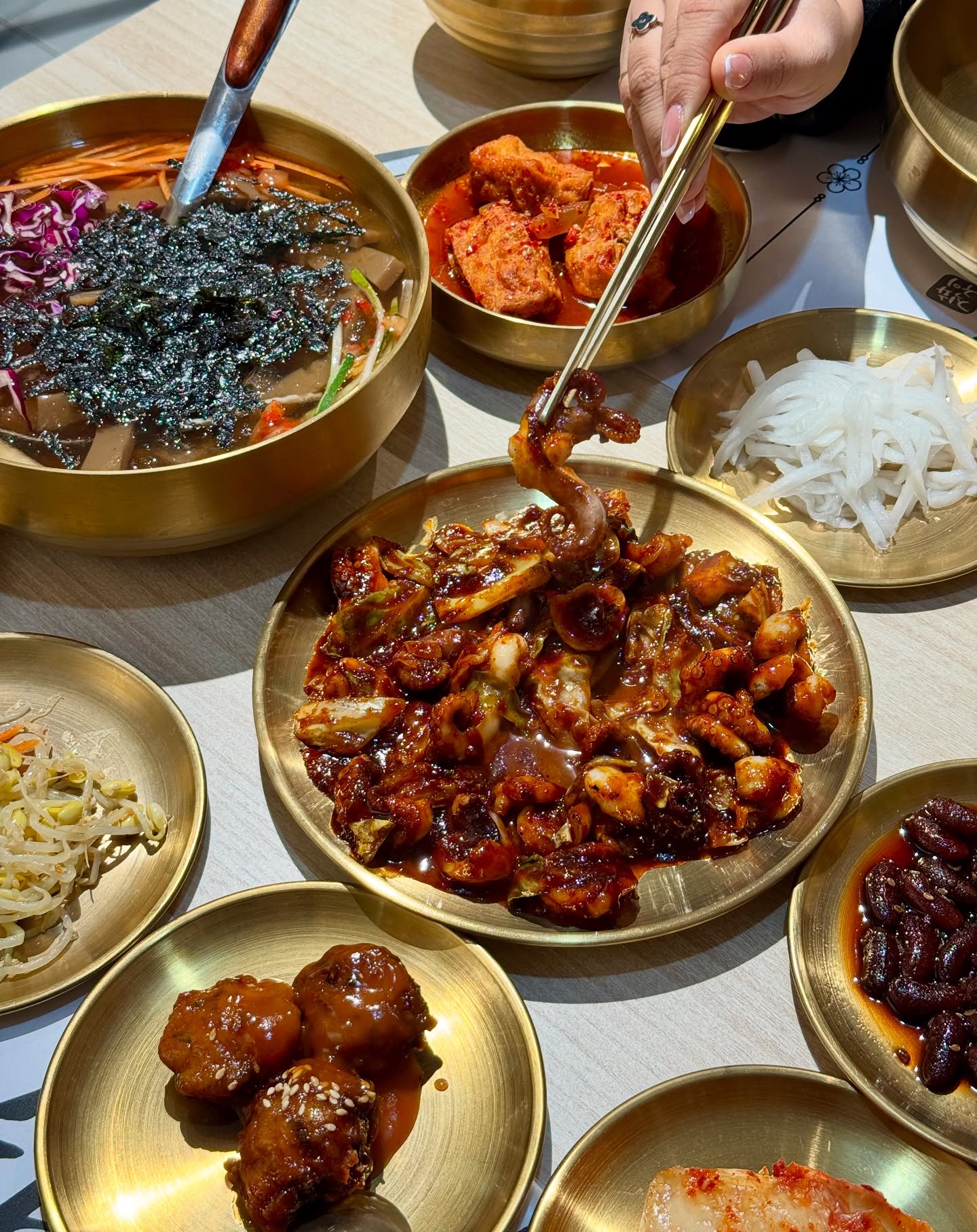 Bạch tuộc xào cay - Bulhyang Zzusam