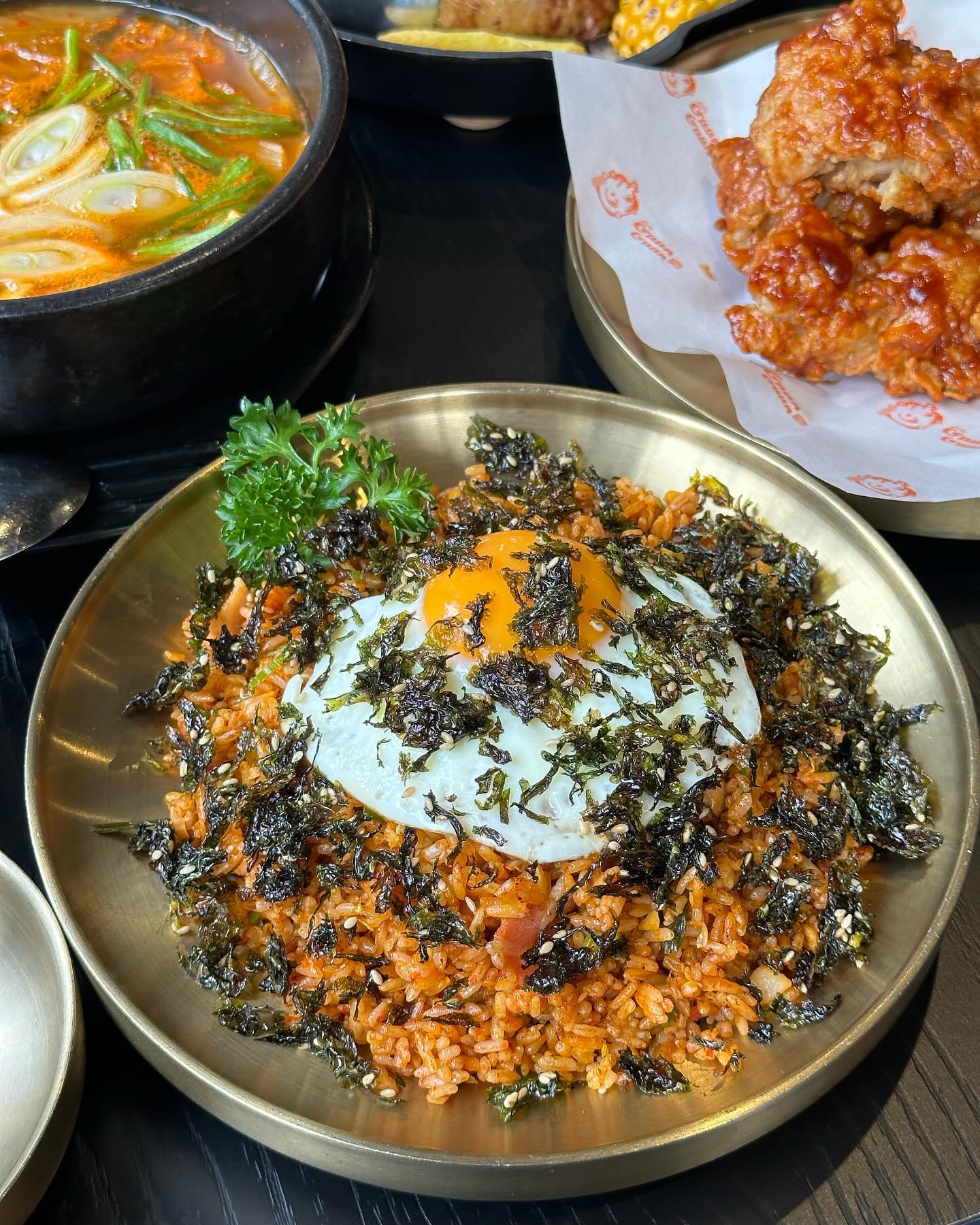 Gà nướng củi Hàn Quốc - GuunGuun Chicken