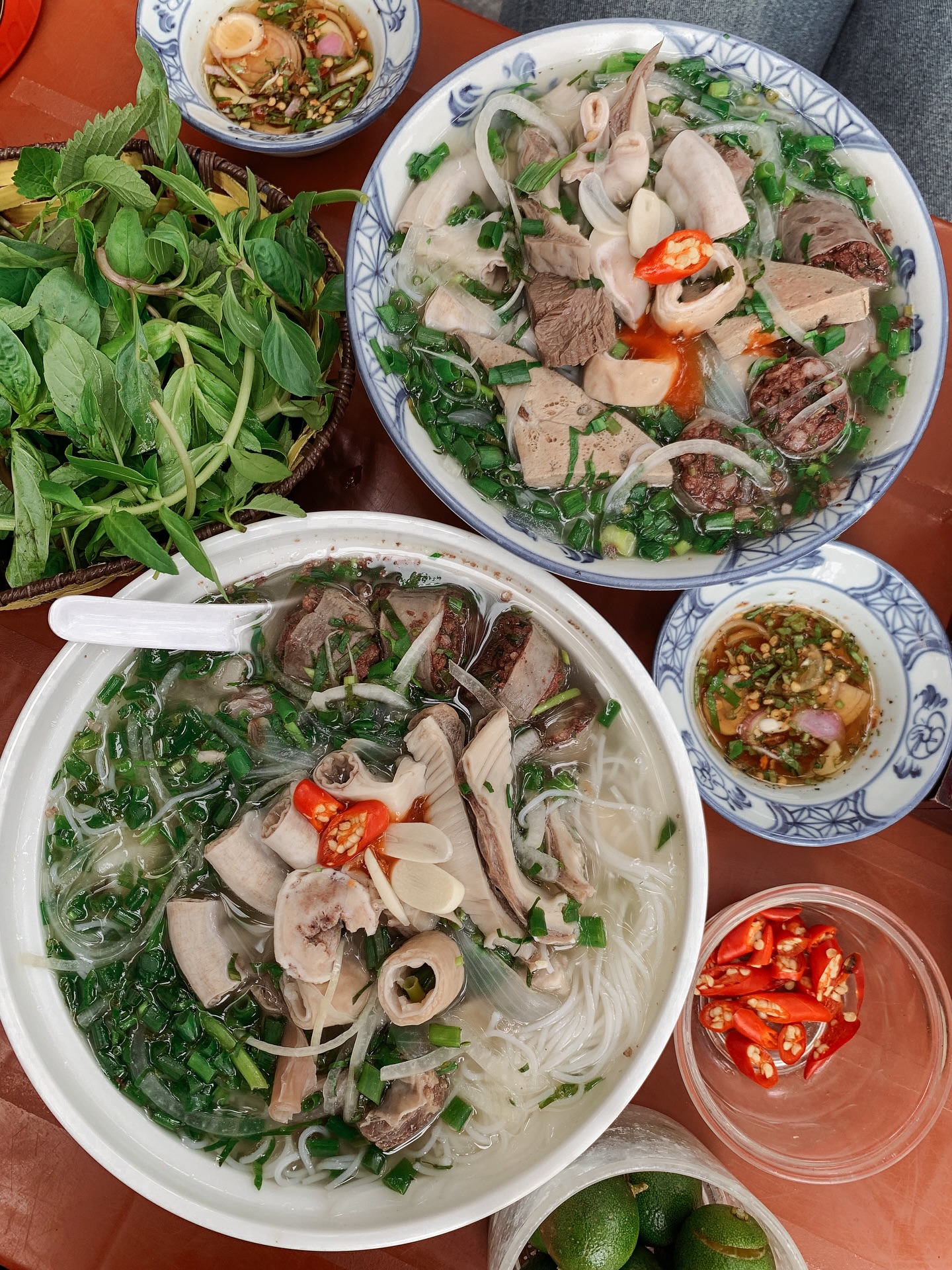 Quán lòng bà Lương