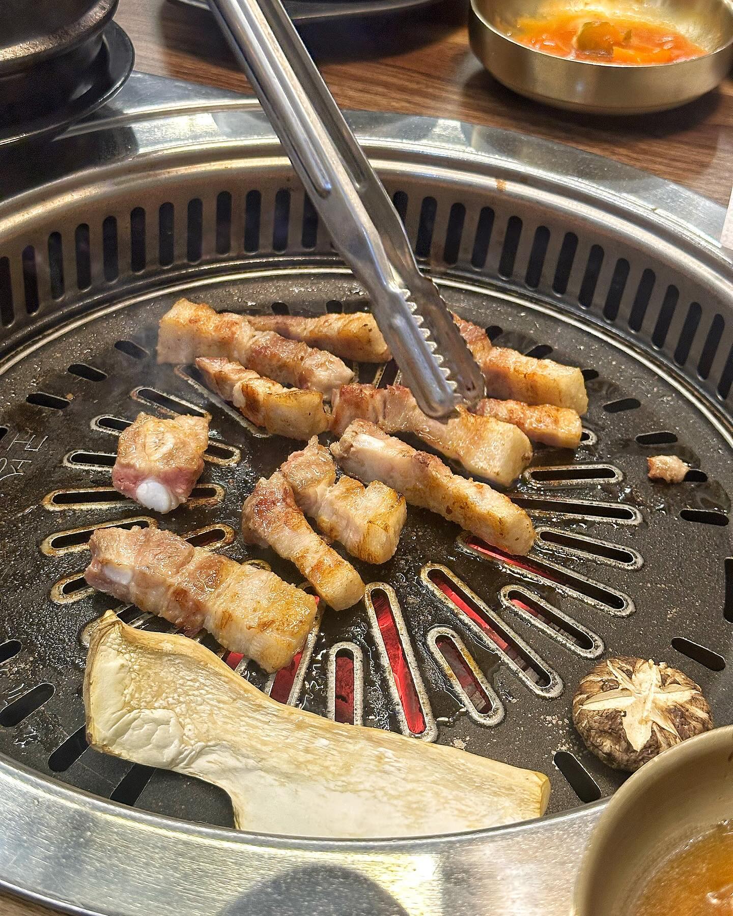 Quán thịt nướng Hàn - NAHARU BBQ 나하루